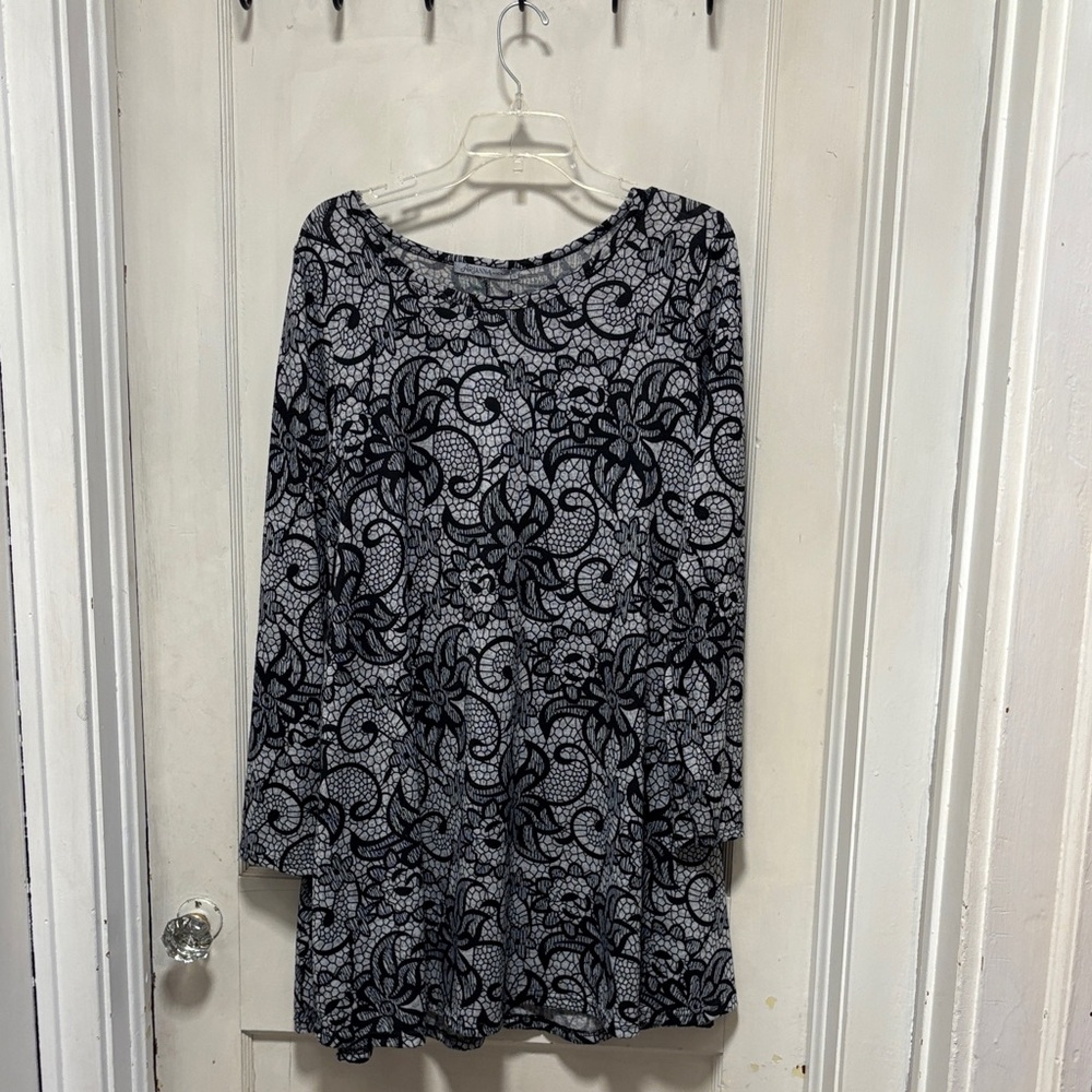 Arianna By Howard’s Black and Gray Floral Long Sleeve Tunic Dress Brand New L/XL